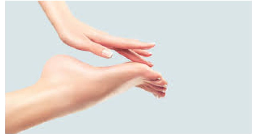 Najczęstsze problemy skórne stóp wiosną – jak je rozpoznać i skutecznie pielęgnować? | Podokrem.pl